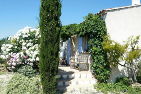 Charming holiday home with garden and private pool, Vernègues